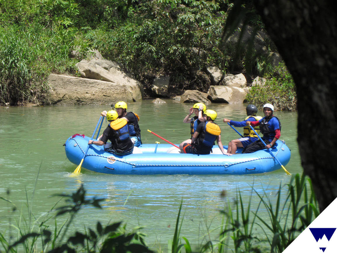rafting en el rio cahabon y semuc champey guatemala